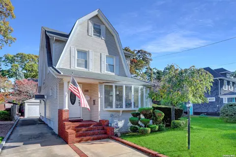279 Euclid St, Valley Stream, NY 11580
