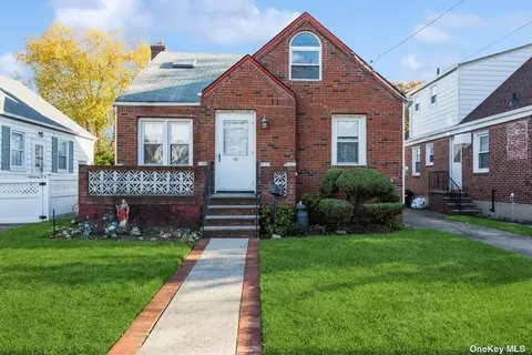 40 Franklin Ave, New Hyde Park, NY 11040