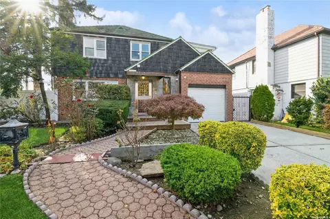 76-66 174th St, Fresh Meadows, NY 11366