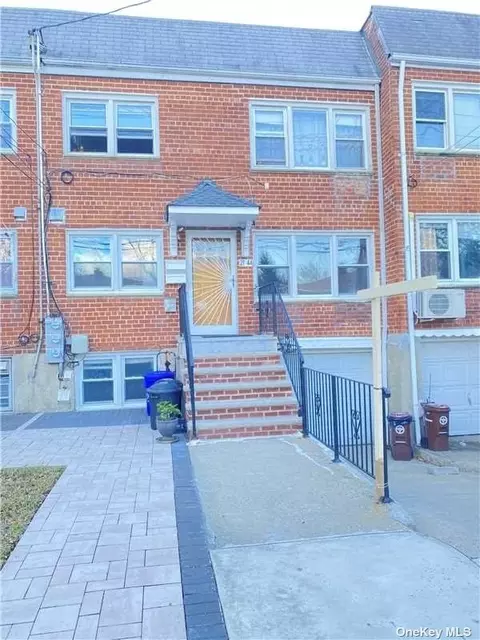 21-44 Clintonville St, Whitestone, NY 11357