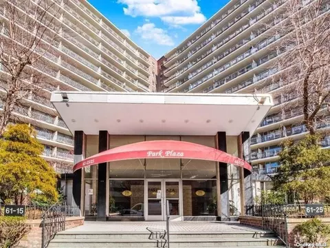 61-25 97th St #6A, Rego Park, NY 11374