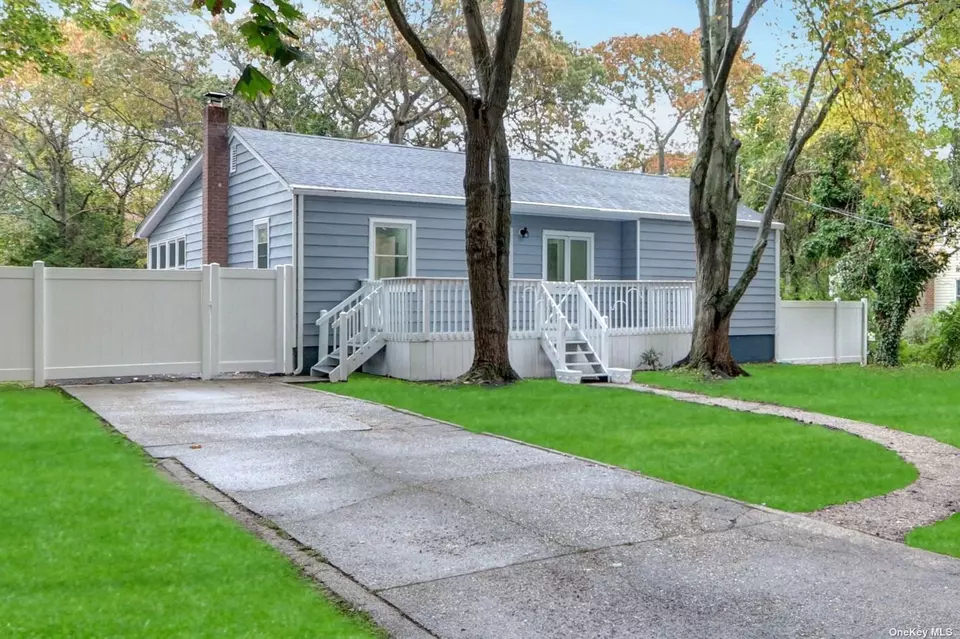 341 Magnolia Dr, Selden, NY 11784 36 Photos Movoto