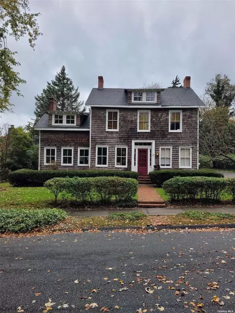 77 Highland Ave, Northport, NY 11768
