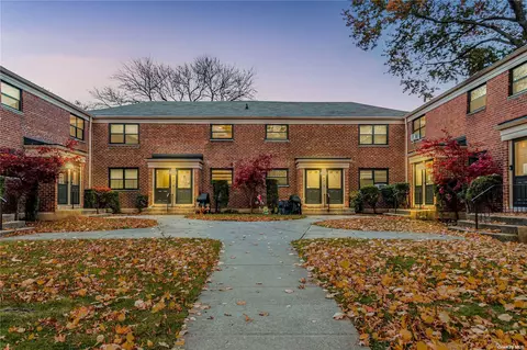 73-27 220th #UPPR, Bayside, NY 11364