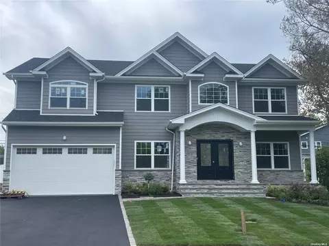 45 Edna Dr, Syosset, NY 11791