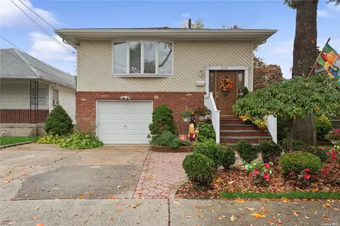 203 Catherine Ave, Franklin Square, NY 11010