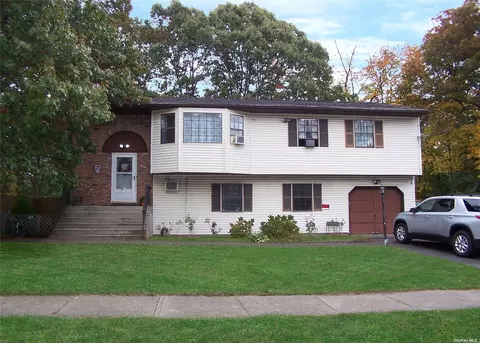 55 Patchogue Holbrook Rd, Ronkonkoma, NY 11779
