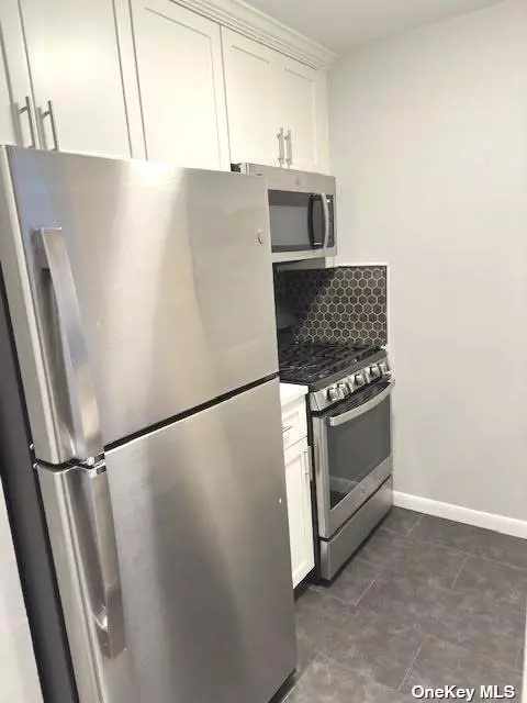 61-20 Woodside Ave #1U, Flushing, NY 11377