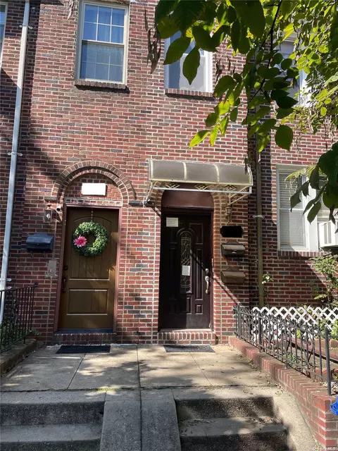 28-42 49th St, Astoria, NY 11103