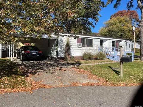 1661-168 A Old Country Rd, Riverhead, NY 11901