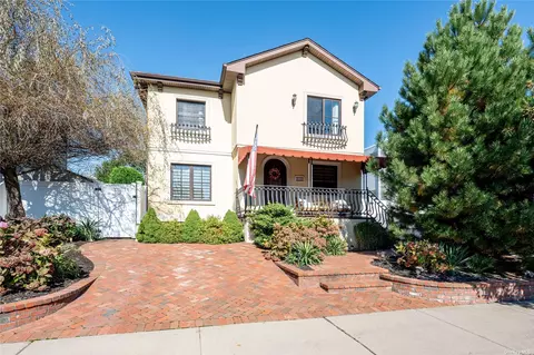 515 E State St, Long Beach, NY 11561