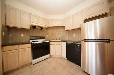 42-31 Colden St #F6D, Flushing, NY 11355