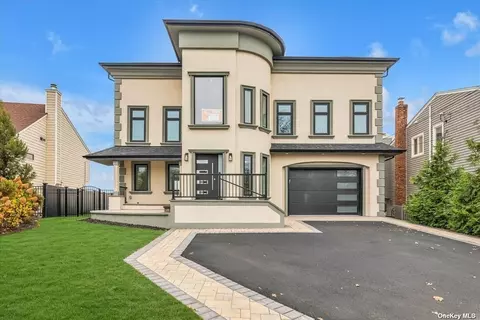 3378 Hewlett Ave, Merrick, NY 11566