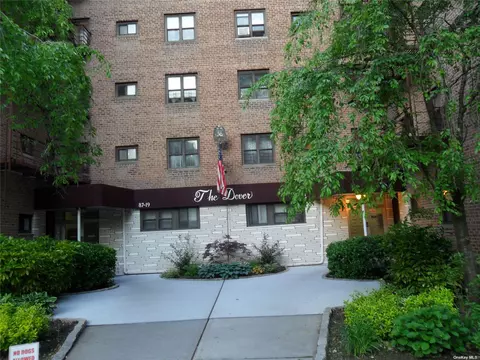 87-19 204th St #A-52, Hollis, NY 11423