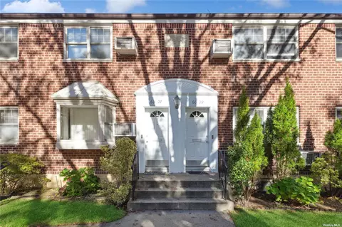 60-27 251 St #810, Little Neck, NY 11362