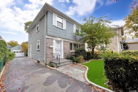 146 Carnation Ave, Floral Park, NY 11001