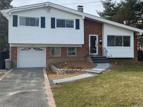180 W 18th St, Deer Park, NY 11729