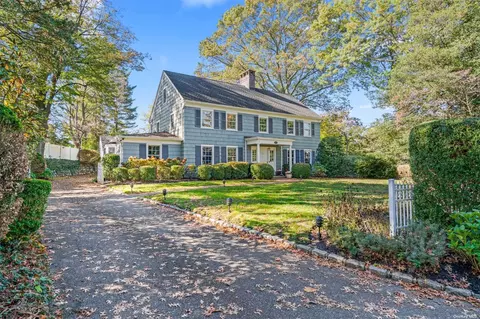 115 Nassau Rd, Huntington, NY 11743