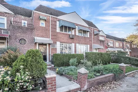 62-14 80th St, Middle Village, NY 11379