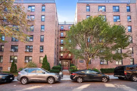 83-30 98th St #3C, Woodhaven, NY 11421