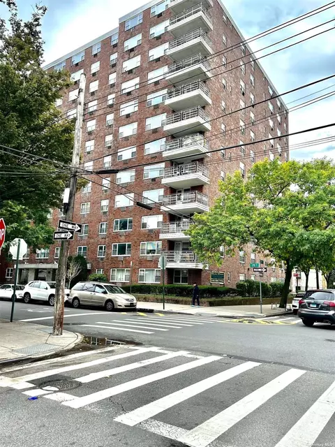 89-00 170 St #6, Jamaica, NY 11432