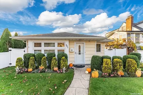 507 Franklin Blvd, Long Beach, NY 11561