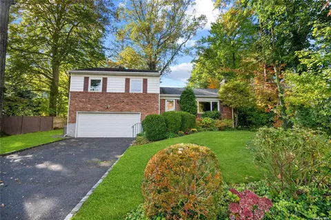 11 Cary Rd, Great Neck, NY 11021
