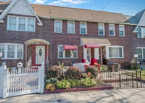 111-29 205th St, Saint Albans, NY 11412
