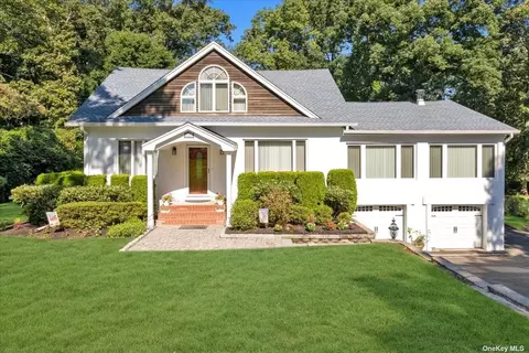27 Beverly Ct, Fort Salonga, NY 11768