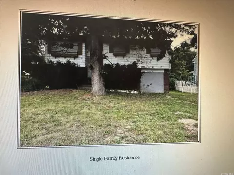 145 Penataquit Ave, Bay Shore, NY 11706