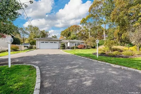 10 New St, Great River, NY 11739