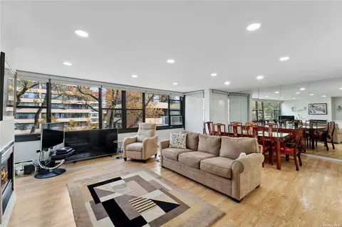 167-05 12 Ave #6D, Beechhurst, NY 11357