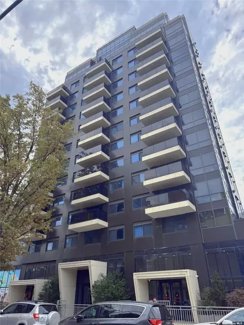 35-08 146th St #9B, Flushing, NY 11354