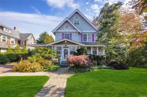 22 Ocean Ave, Amityville, NY 11701