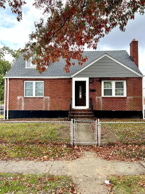 165 Casper St, Valley Stream, NY 11580