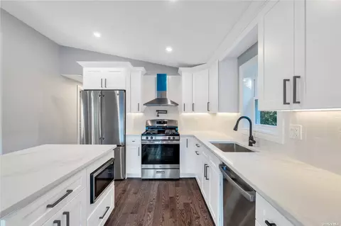 3 King Rd, Kings Park, NY 11754