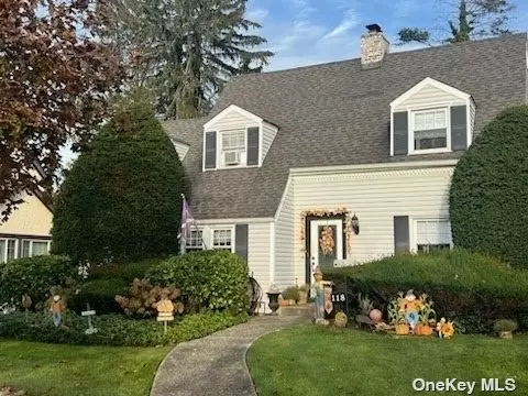 118 Manor Ave, Hempstead, NY 11550