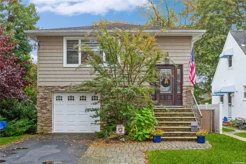 15 Lawrence Ave, Malverne, NY 11565