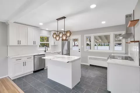 28 E 5th St, Huntington Station, NY 11746