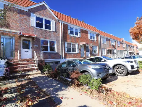 43-30 A 195th St, Flushing, NY 11358