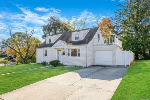 362 Walton St, West Hempstead, NY 11552