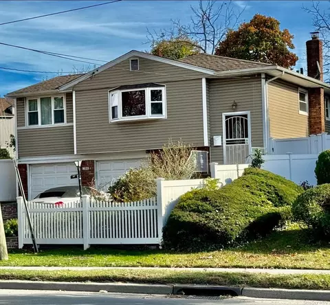 750 Brush Hollow Rd, Westbury, NY 11590
