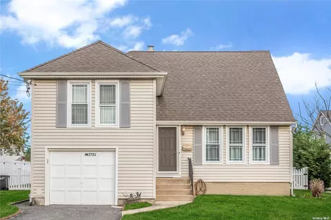 2733 Colonial Ave, Merrick, NY 11566