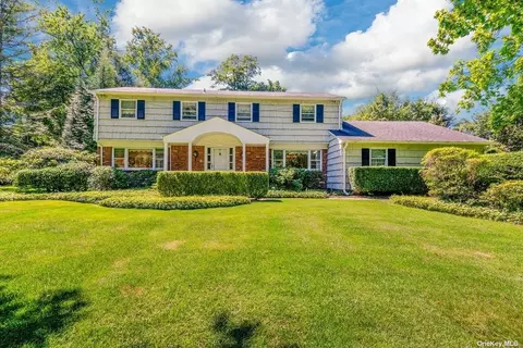 3 Shady Meadow Ln, Muttontown, NY 11791
