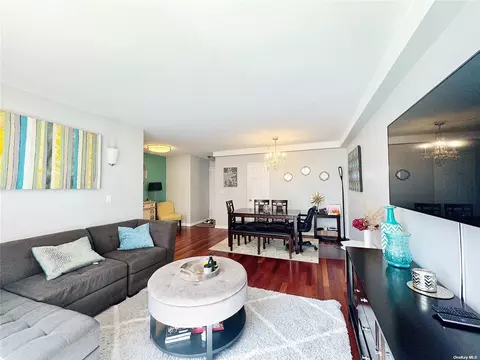 110-50 71 Rd #3L, Forest Hills, NY 11375