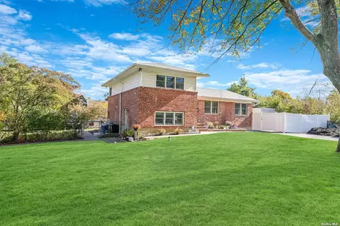 480 Commack Rd, Commack, NY 11725