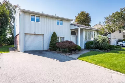 24 Phipps Ln, Plainview, NY 11803