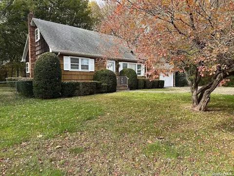 6 Arthur Ave, Brookhaven, NY 11719