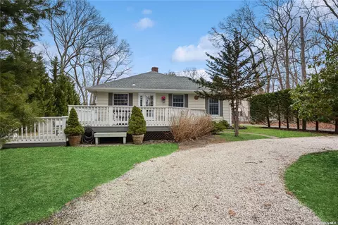 1745 Harbor Ln, Cutchogue, NY 11935