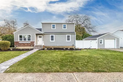 2390 Fowler St, North Bellmore, NY 11710